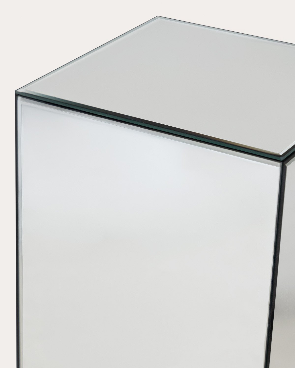 Pedestal de Cristal (25x25 cm) Ninel, imagen de galer&iacute;a 4