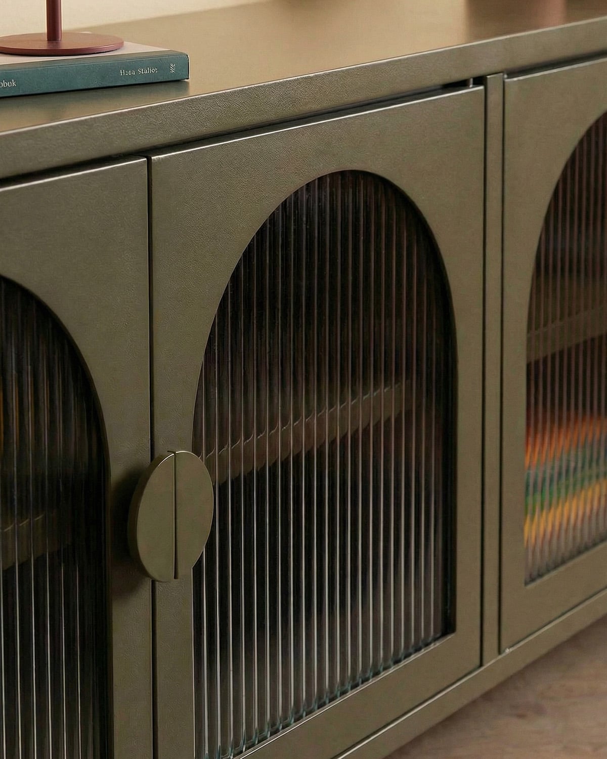 Mueble de TV 4 Puertas Acero Laminado y Vidrio Andrius, imagen de galer&iacute;a 3