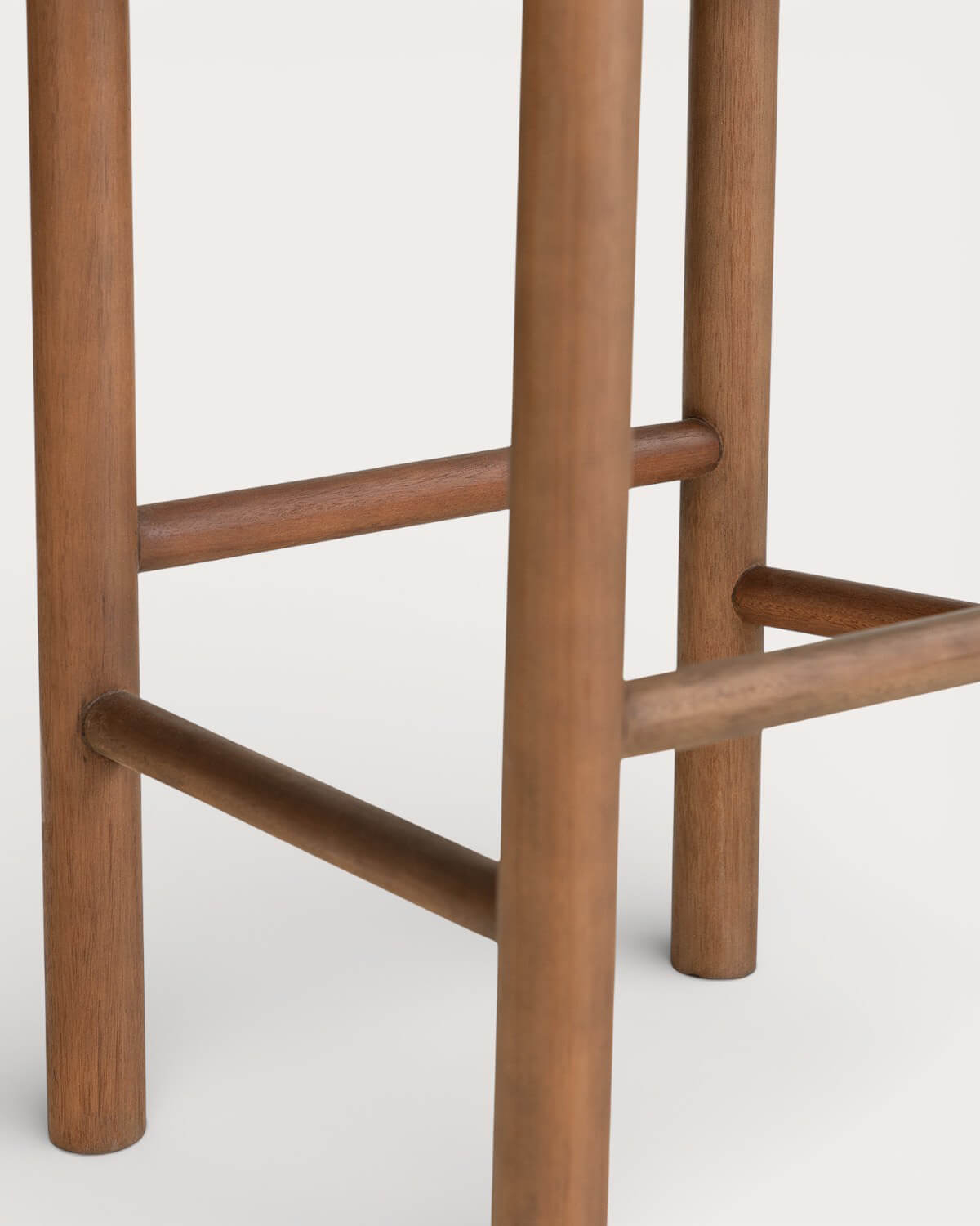 Set de Mesa Alta de Comedor (70x70 cm) y 4 Taburetes Altos de Madera de Eucalipto y Tela Edvard, imagen de galer&iacute;a 9