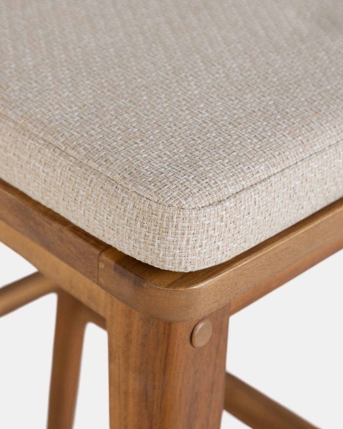 Set de Mesa Alta (Ø70 cm) y 4 Taburetes Altos de Madera de Acacia y Tela (75 cm) de Exterior Hazan, imagen de galer&iacute;a 5076007