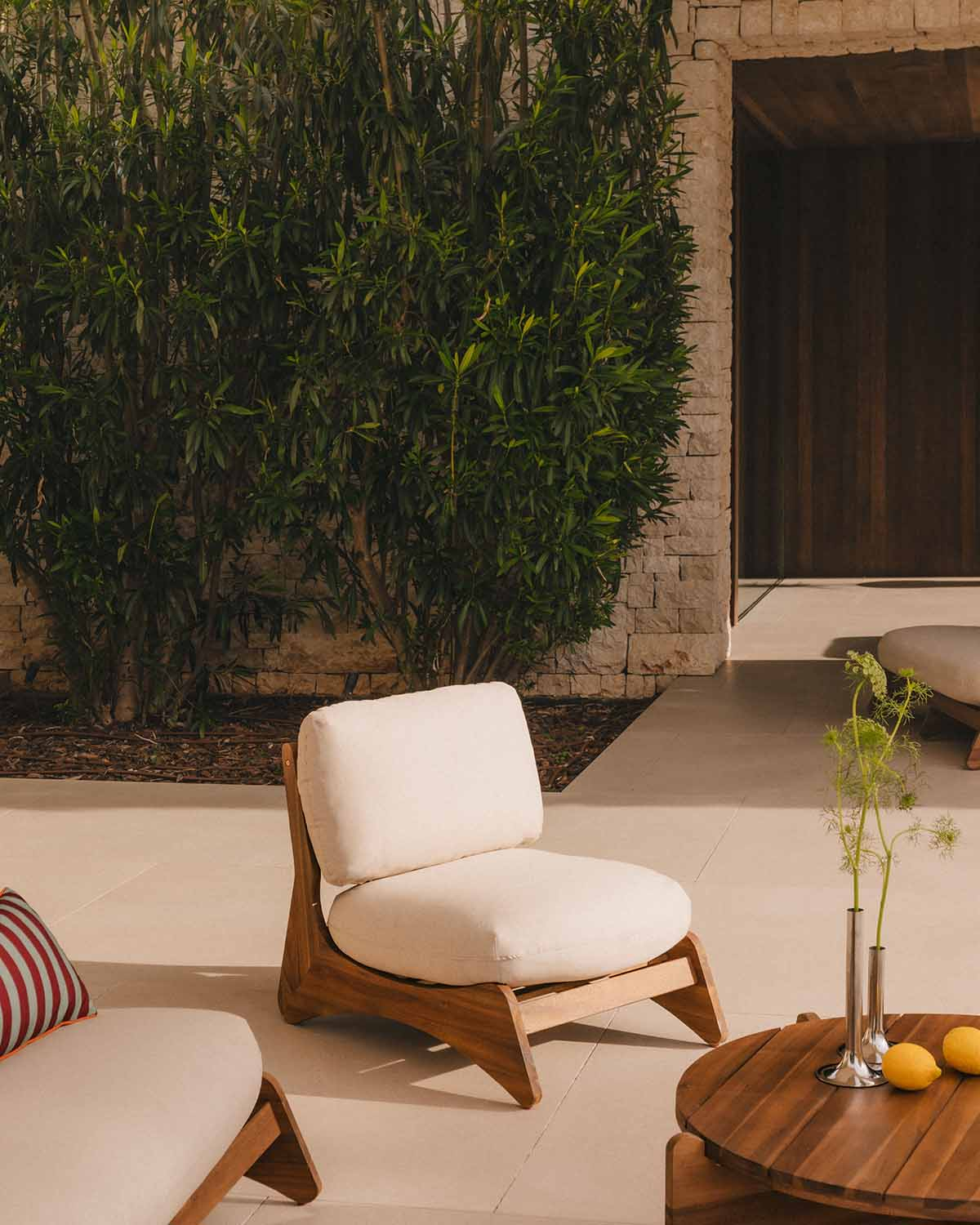 Sillón de Jardín de Madera de Acacia con Cojines de Tela Lorent, imagen de galer&iacute;a 2