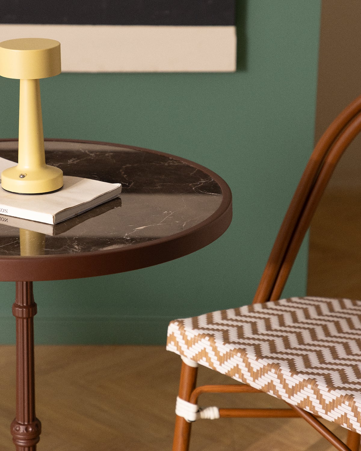 Set de Mesa de Comedor Redonda (Ø60 cm) y 2 Sillas de Metal y Ratán Sintético Yona Bistro, imagen de galer&iacute;a 3