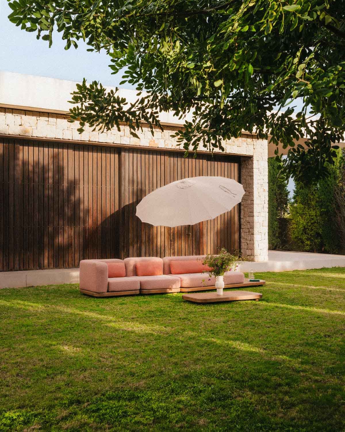 Conjunto de Jardín Con Módulo Sofá, Módulo Central, Módulo Esquinero y Mesa de Centro de Madera de Acacia y Tela Redik, imagen de galer&iacute;a 2