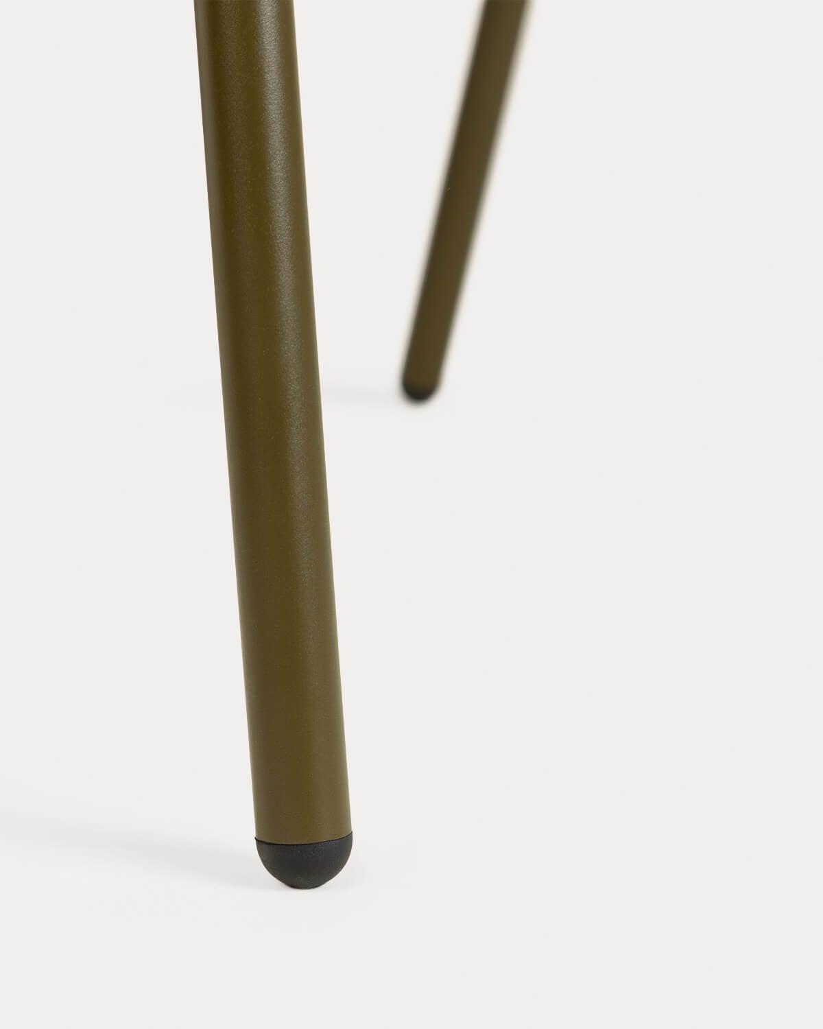 Set de Mesa Redonda de Cemento (Ø100 cm) Uxue y 4 Sillas con Reposabrazos de Metal y Cuerda Murna de Exterior, imagen de galer&iacute;a 8