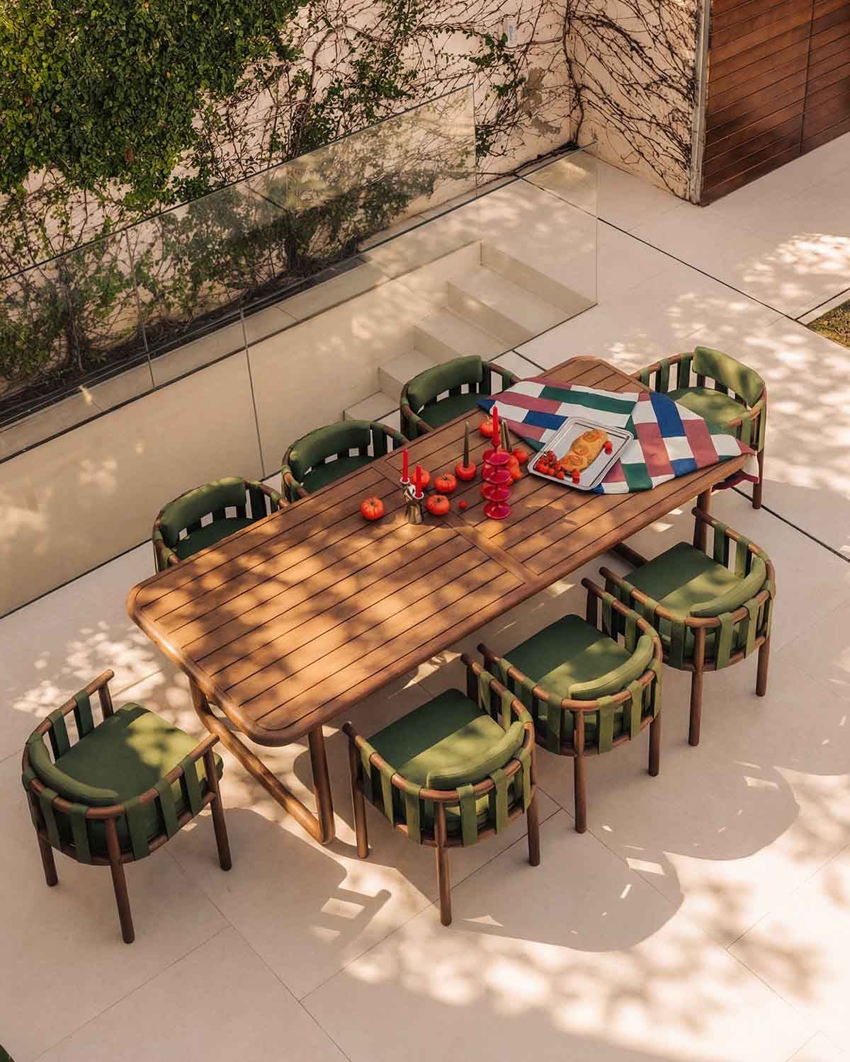 Set de Mesa Rectangular (240x100 cm) y 8 Sillas de Madera de Eucalipto y Tela de Exterior Edvard, imagen de galer&iacute;a 2