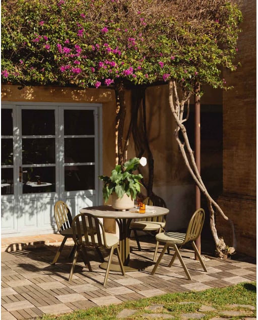 Set de Mesa Redonda (Ø120 cm) y 4 Sillas de Exterior de Metal y Cristal Templado Llibet