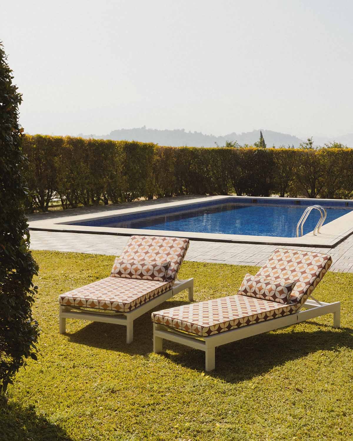 Tumbona Reclinable de Aluminio Kreta con Cojín de Tela Edimbra, imagen de galer&iacute;a 2