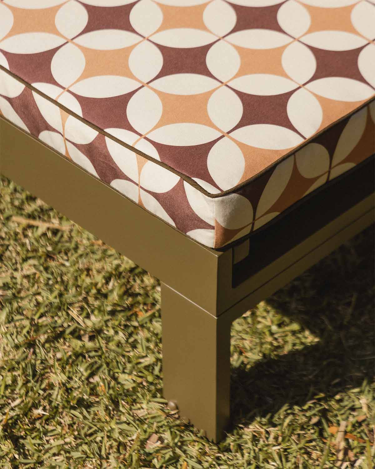 Tumbona Reclinable de Aluminio Kreta con Cojín de Tela Edimbra, imagen de galer&iacute;a 3