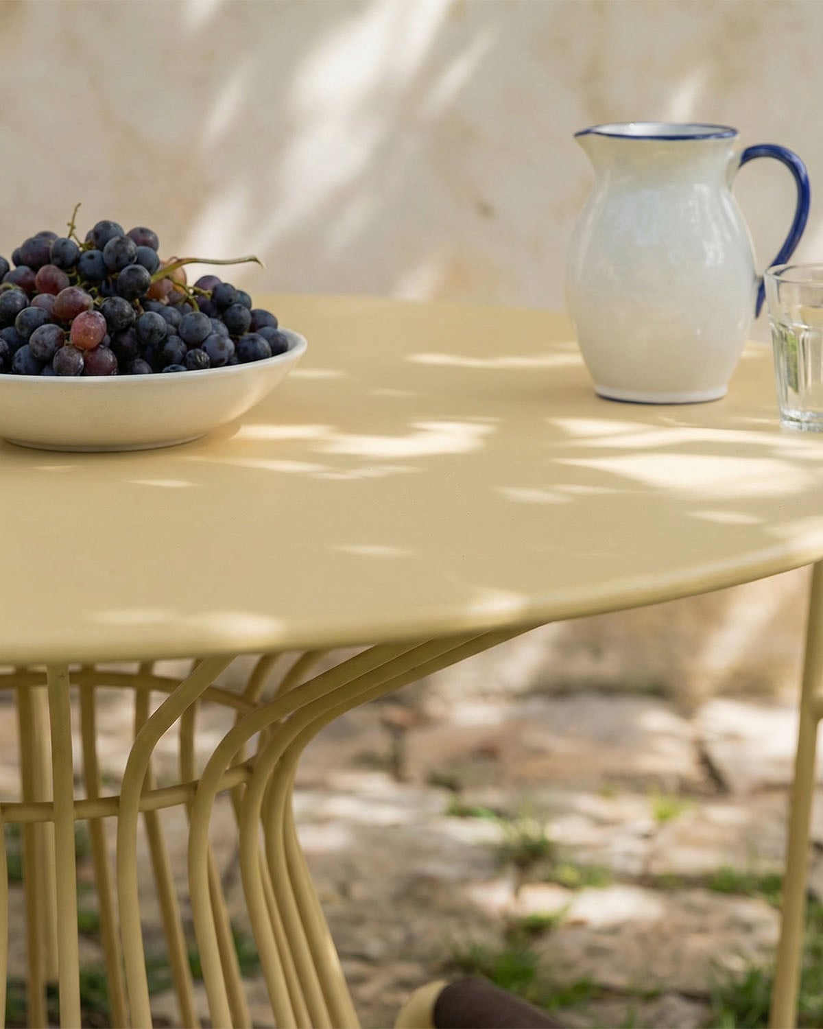 Set de Mesa Redonda (Ø120 cm) Nouli y 4 Sillas con Resposabrazos de Metal Mayailer de Exterior, imagen de galer&iacute;a 3