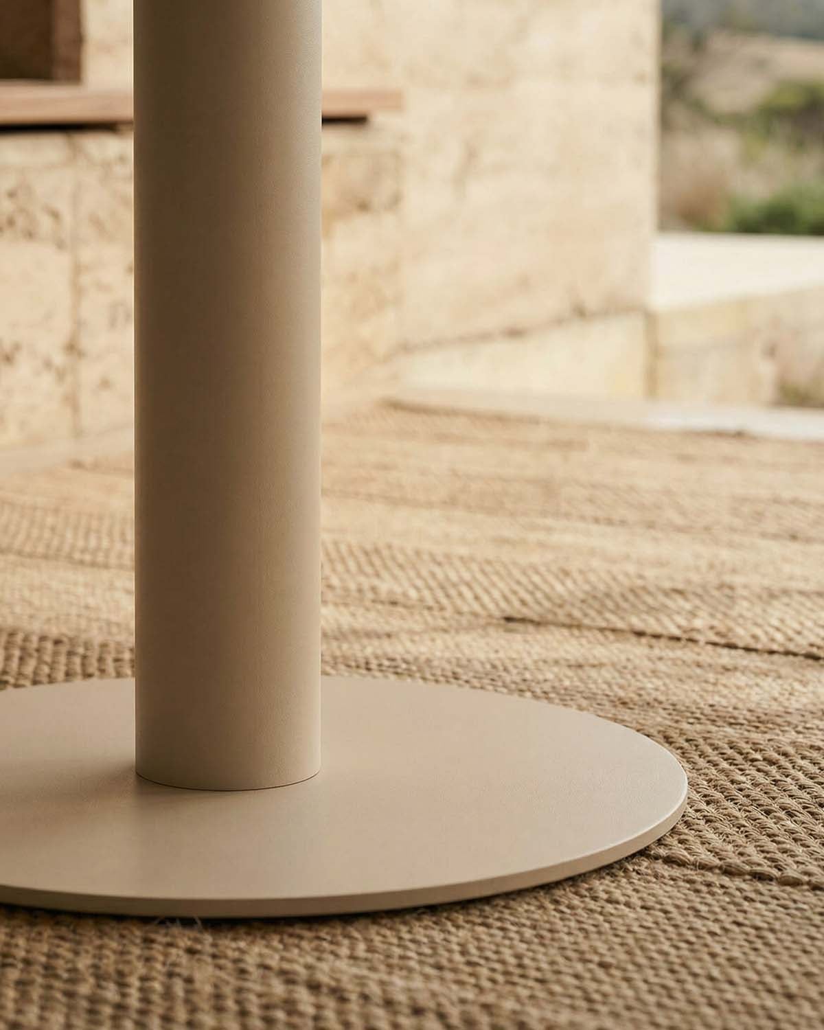 Set de Mesa Alta Redonda (Ø70 cm) Banon y 2 Taburetes Altos de Aluminio (74 cm) Drian de Exterior, imagen de galer&iacute;a 8