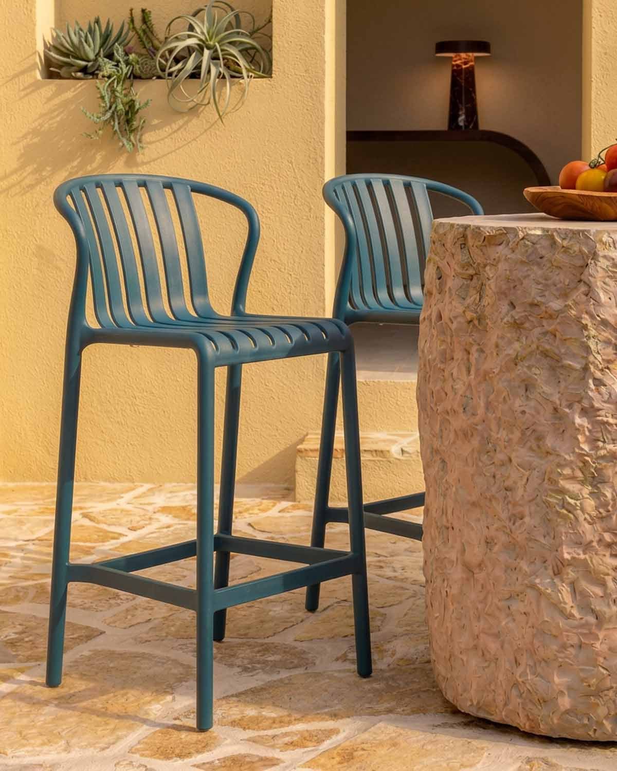 Taburete Alto de Exterior de Polipropileno (65 cm) Baztan, imagen de galer&iacute;a 2