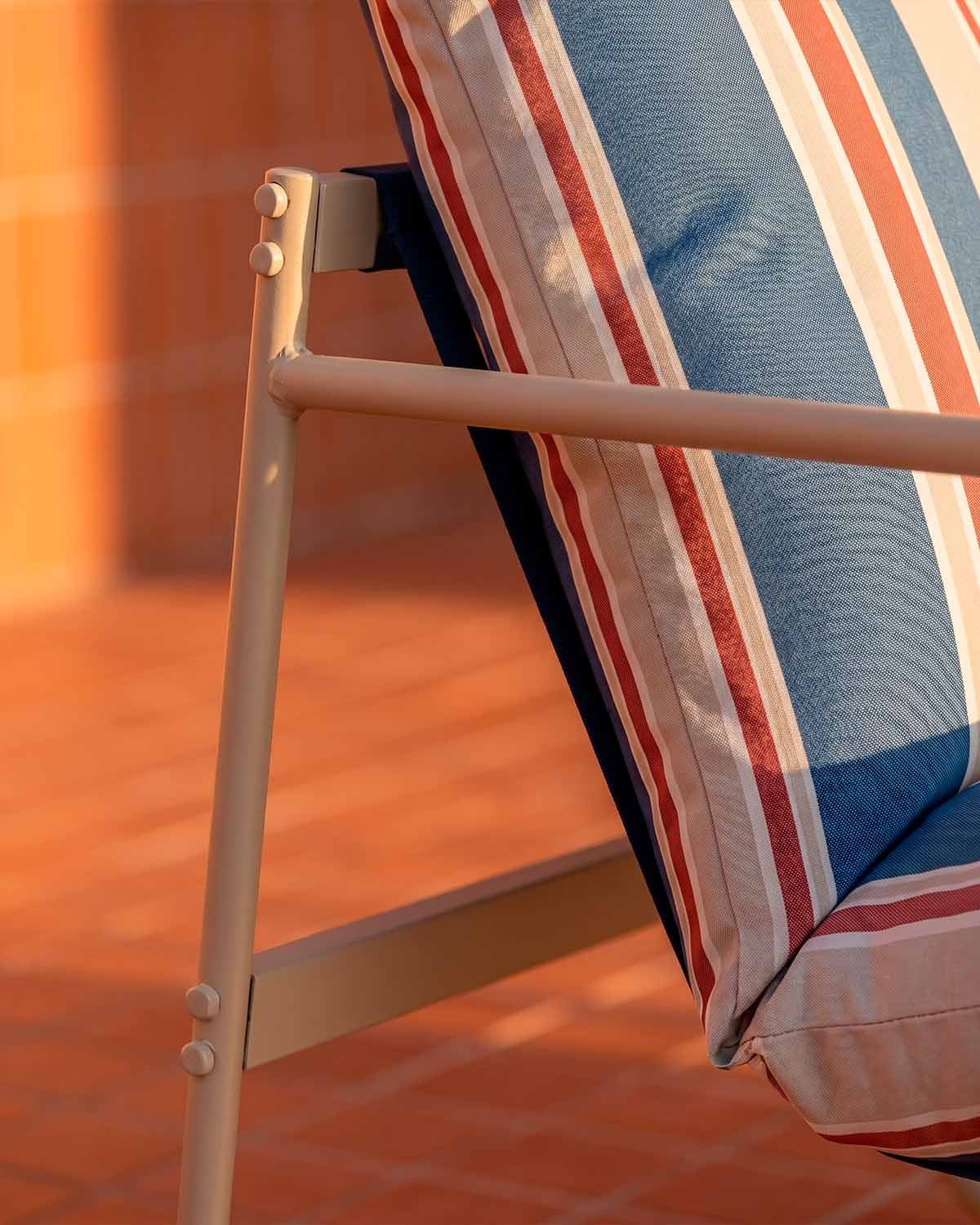 Set de Jardín con Sofá 2 Plazas, 2 Sillones y Mesa de Centro de Metal y Tela Ohiane				, imagen de galer&iacute;a 3