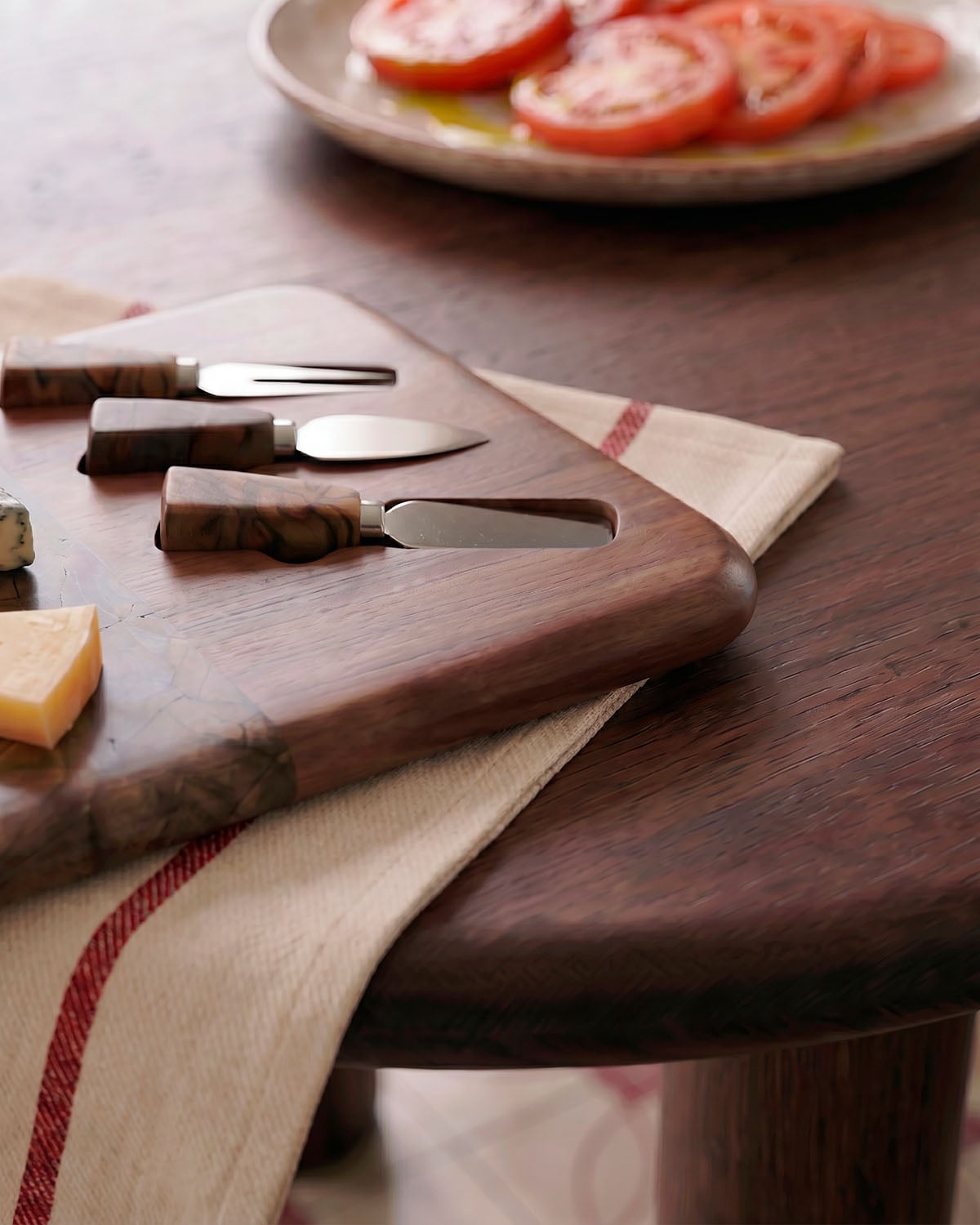 Set de Tabla para Quesos de Mármol y Madera de Acacia con 3 Cuchillos Serbal, imagen de galer&iacute;a 3