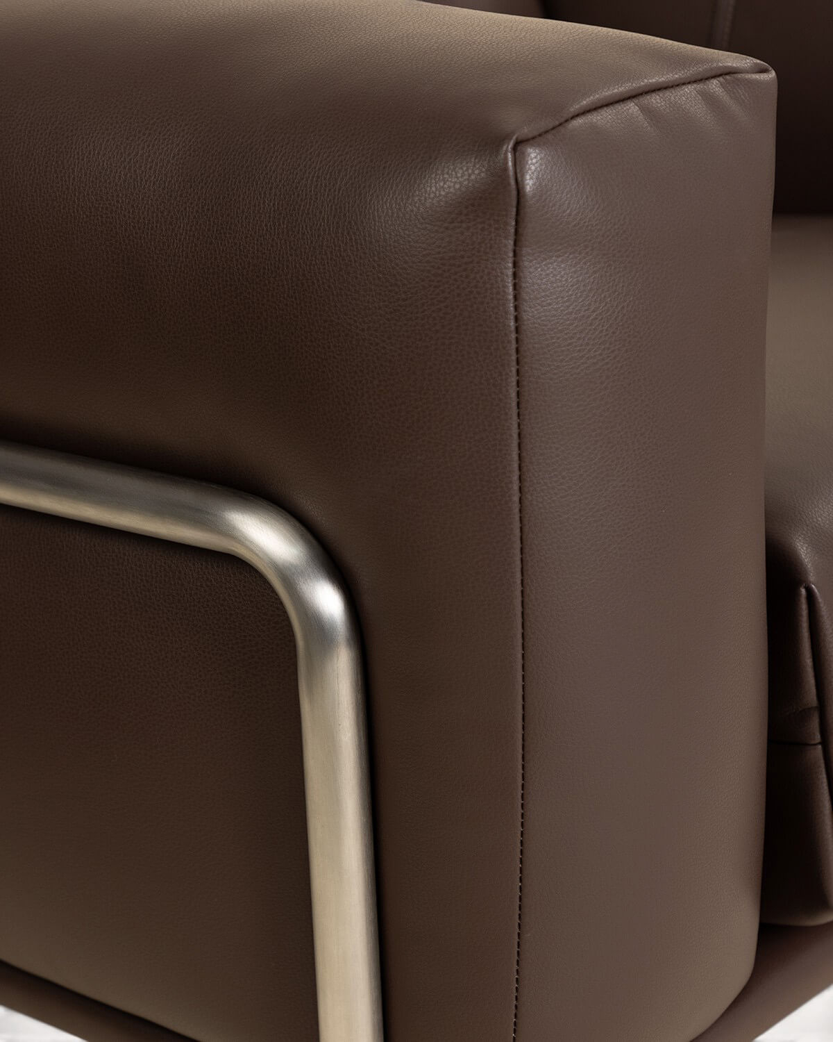 Sillón de Metal y Polipiel Jahir, imagen de galer&iacute;a 6