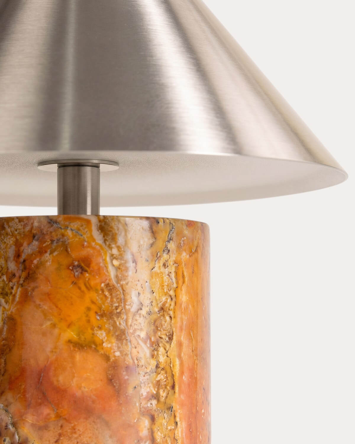 Lámpara de Mesa LED Inalámbrica de Mármol y Metal Obely, imagen de galer&iacute;a 7