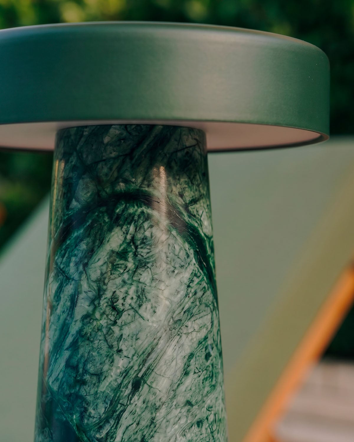 Lámpara de Mesa LED Inalámbrica para Exterior de Mármol y Metal Mysha, imagen de galer&iacute;a 3