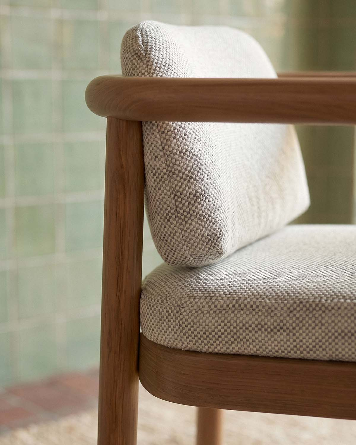 Silla de Comedor con Reposabrazos de Madera de Eucalipto y Tela Elnes, imagen de galer&iacute;a 3