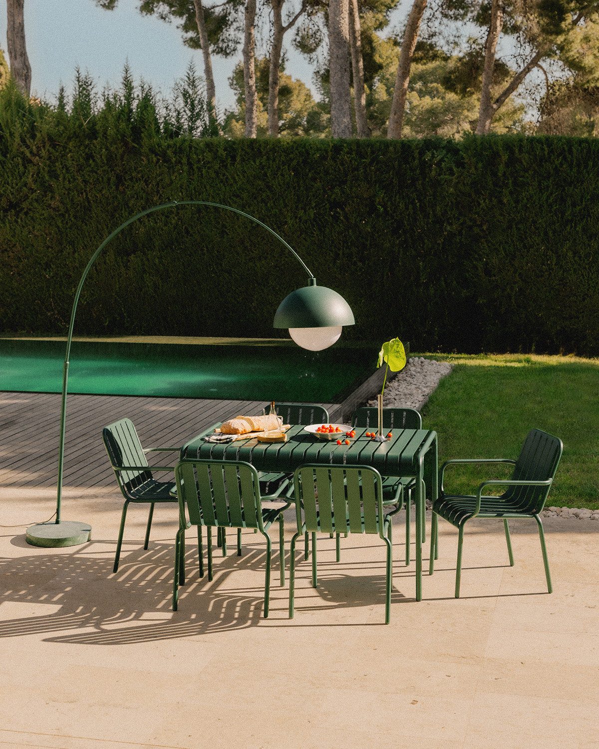 Set de Mesa Rectangular (130x80 cm) y 6 Sillas con Resposabrazos de Metal Tavo, imagen de galer&iacute;a 2