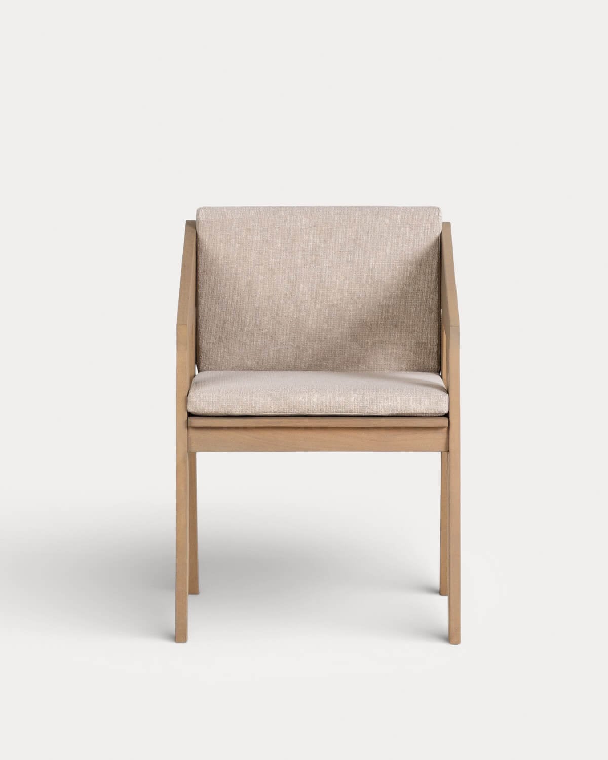 Silla de exterior con reposabrazos de madera de acacia y tela Tanon, imagen de galer&iacute;a 5