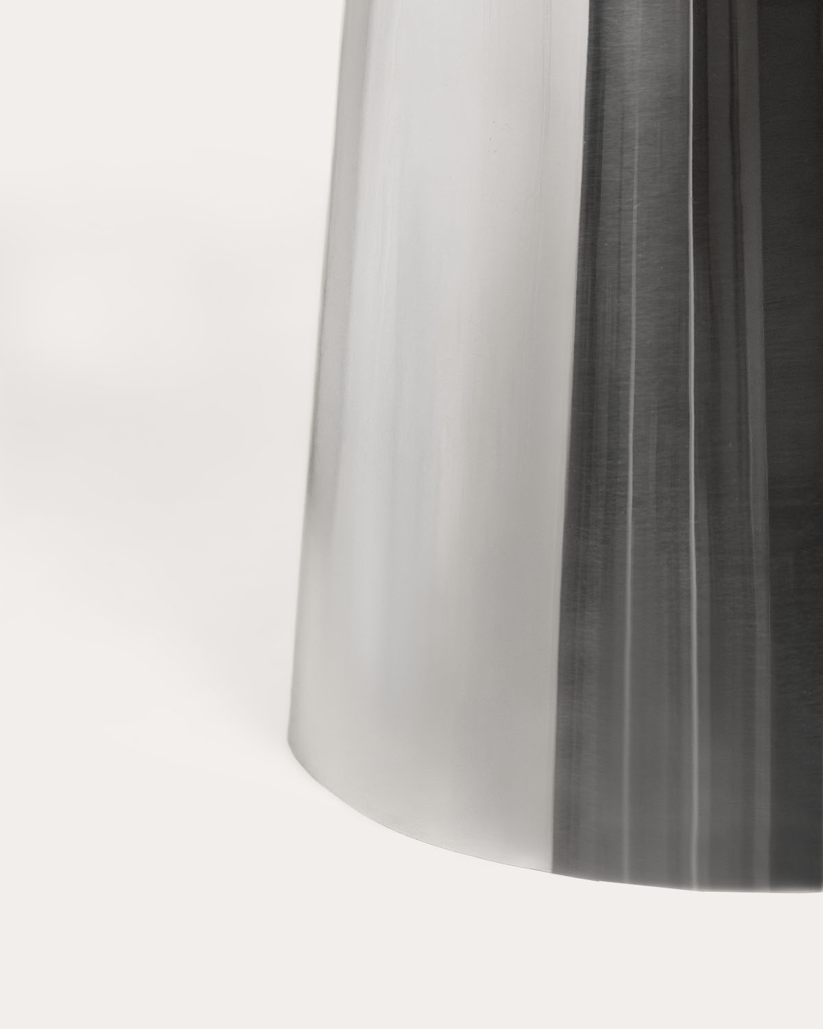 Mesa auxiliar redonda Ø40 cm de metal Rhea, imagen de galer&iacute;a 5