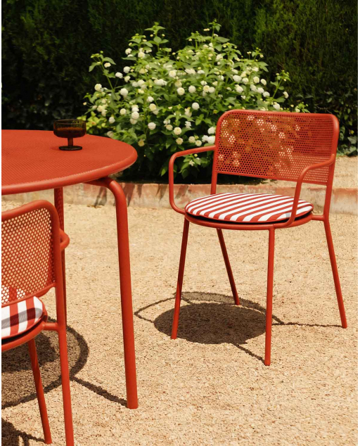 Pack 2 sillas de exterior con reposabrazos de metal Dorothea