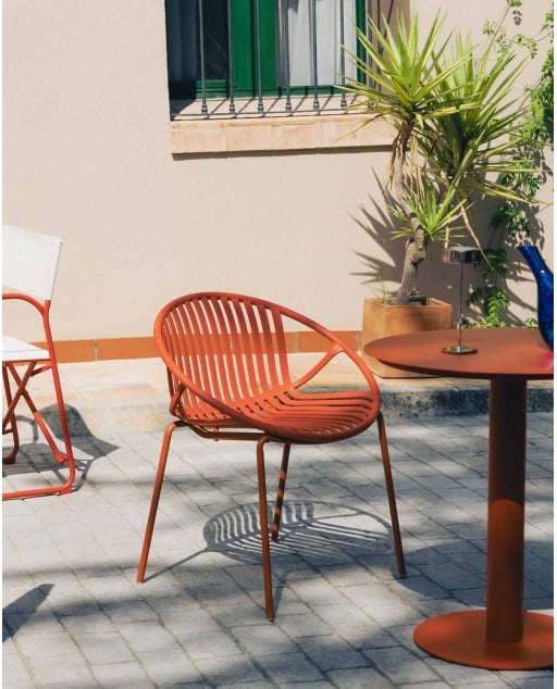 Silla de exterior de polipropileno y metal Anier