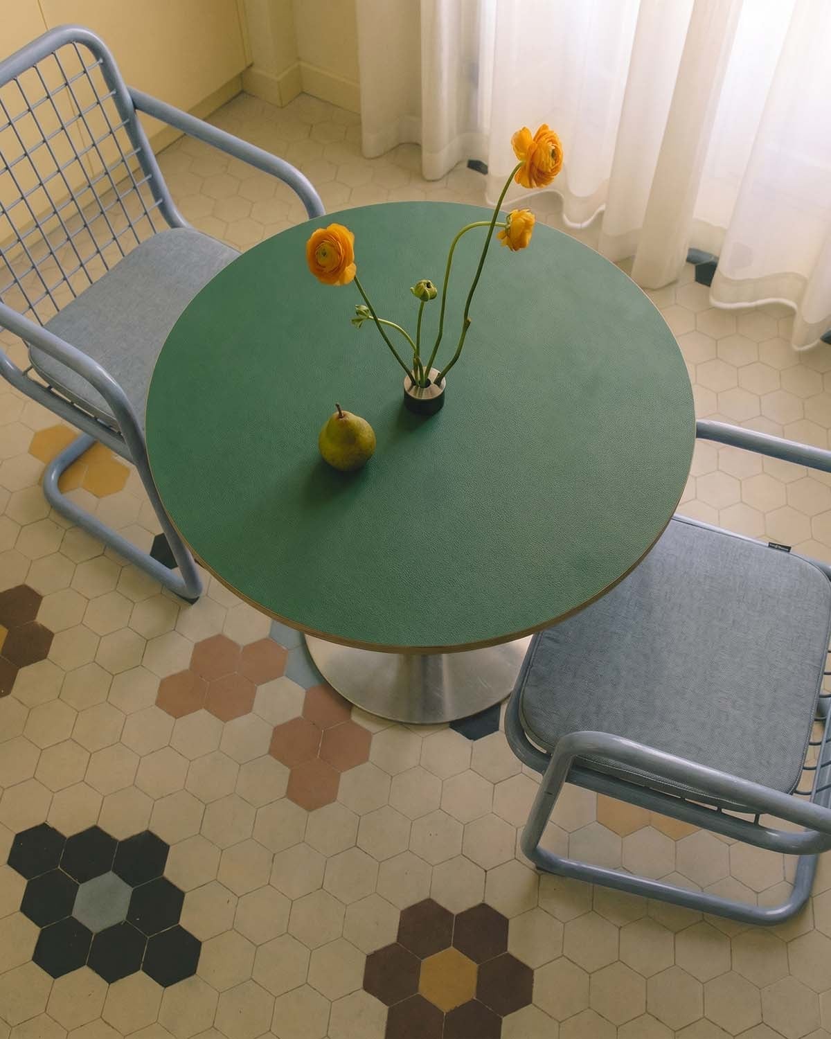 Mesa de comedor redonda Ø70 cm de madera y metal Miwel, imagen de galer&iacute;a 3
