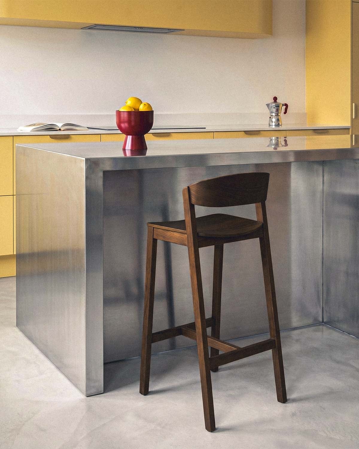 Taburete alto 65 cm de madera de roble Laly, imagen de galer&iacute;a 2