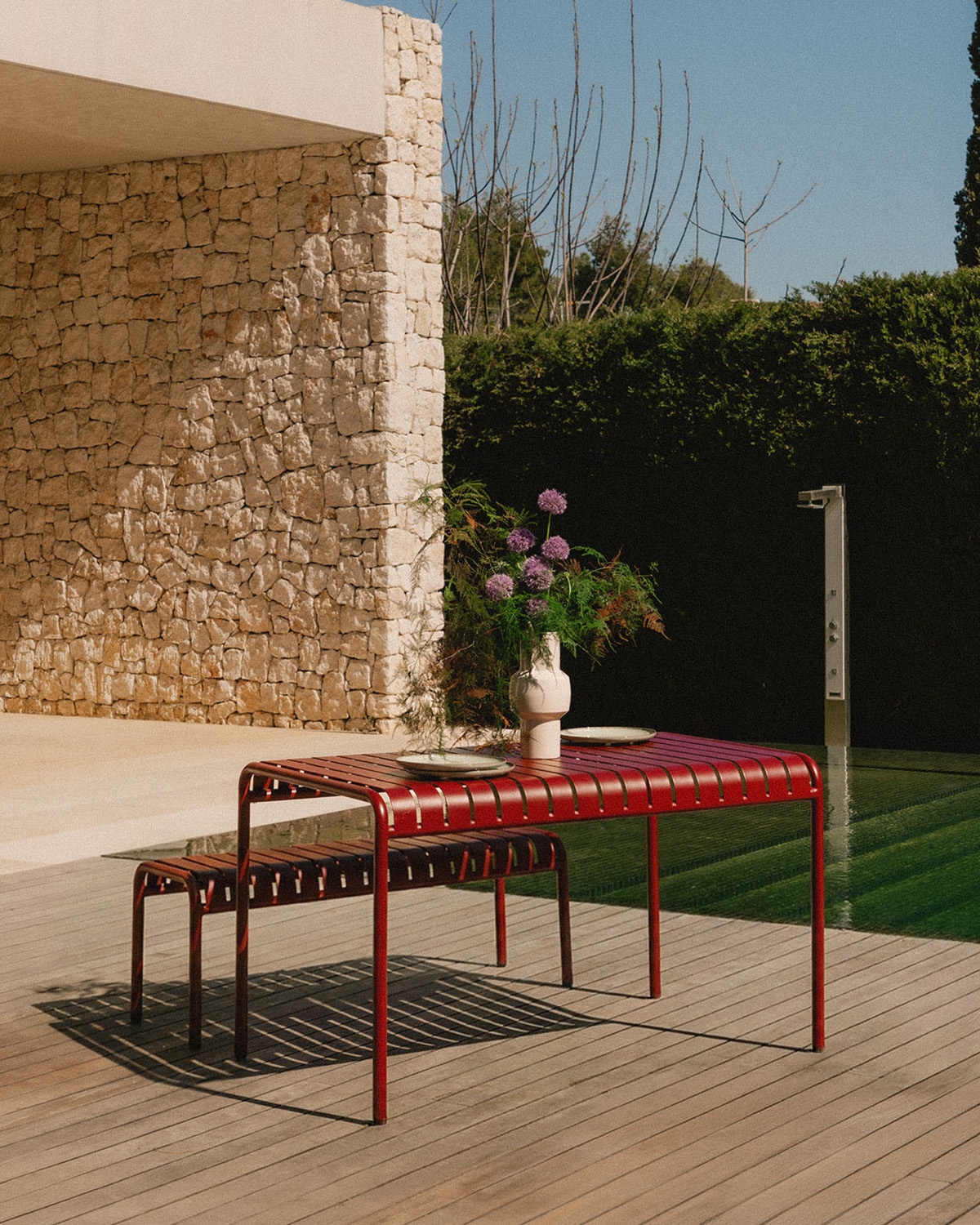 Mesa de exterior rectangular 130x80 cm de metal Tavo, imagen de galer&iacute;a 2