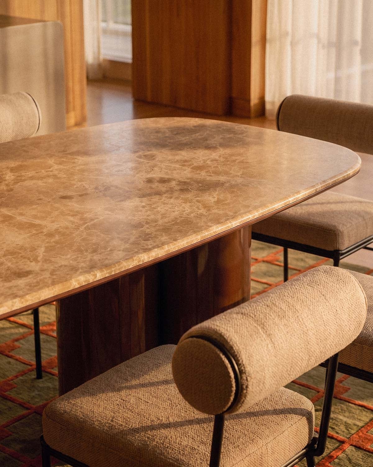 Mesa de comedor rectangular 220x100 cm de mármol y madera Basty, imagen de galer&iacute;a 3