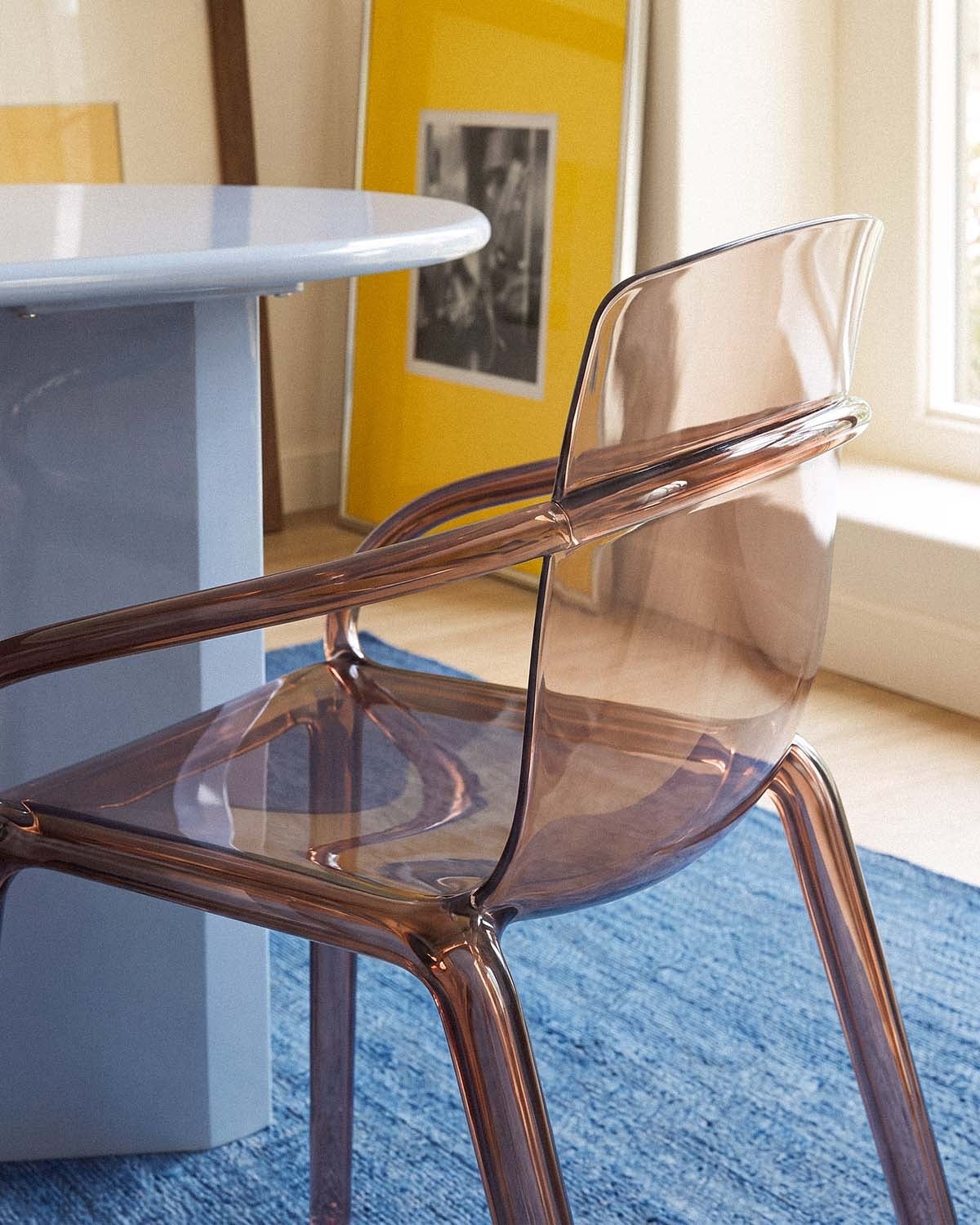 Silla de comedor con reposabrazos de policarbonato Zuera, imagen de galer&iacute;a 3