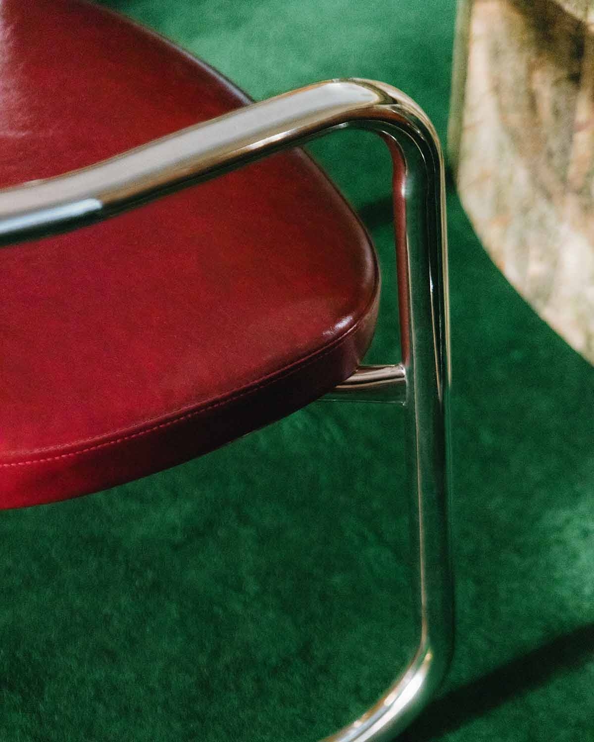 Silla de comedor de metal Aryo, imagen de galer&iacute;a 3