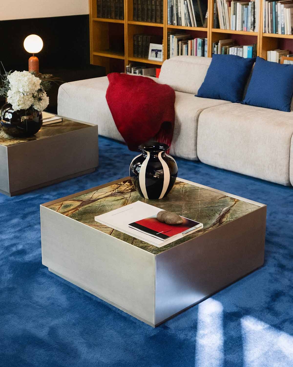 Mesa de centro cuadrada 80x80 cm de acero inoxidable y mármol Imogen, imagen de galer&iacute;a 2