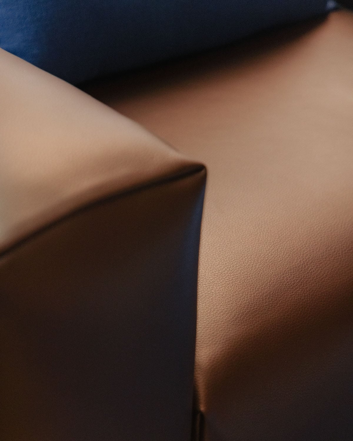 Sillón de metal y polipiel Jahir, imagen de galer&iacute;a 3