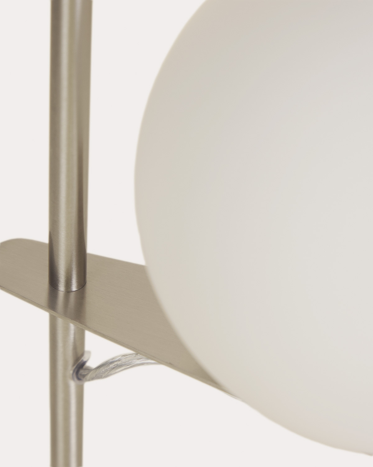 Lámpara de mesa de metal Kabil, imagen de galer&iacute;a 4