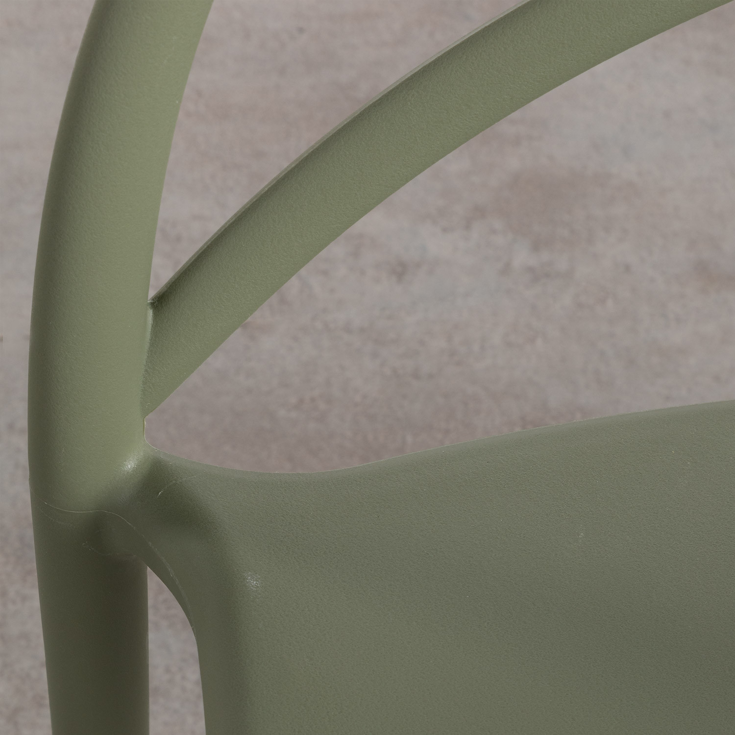 Silla de Exterior en Polipropileno con Reposabrazos Cielo - themasie.com