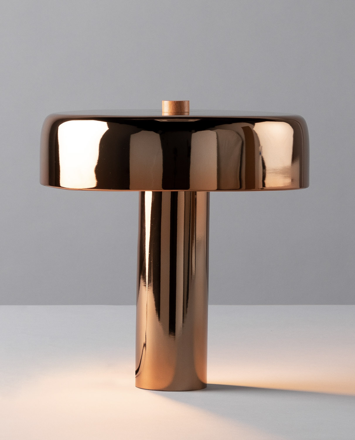 Lampe à Poser en Métal Fungur, image de la gelerie 2