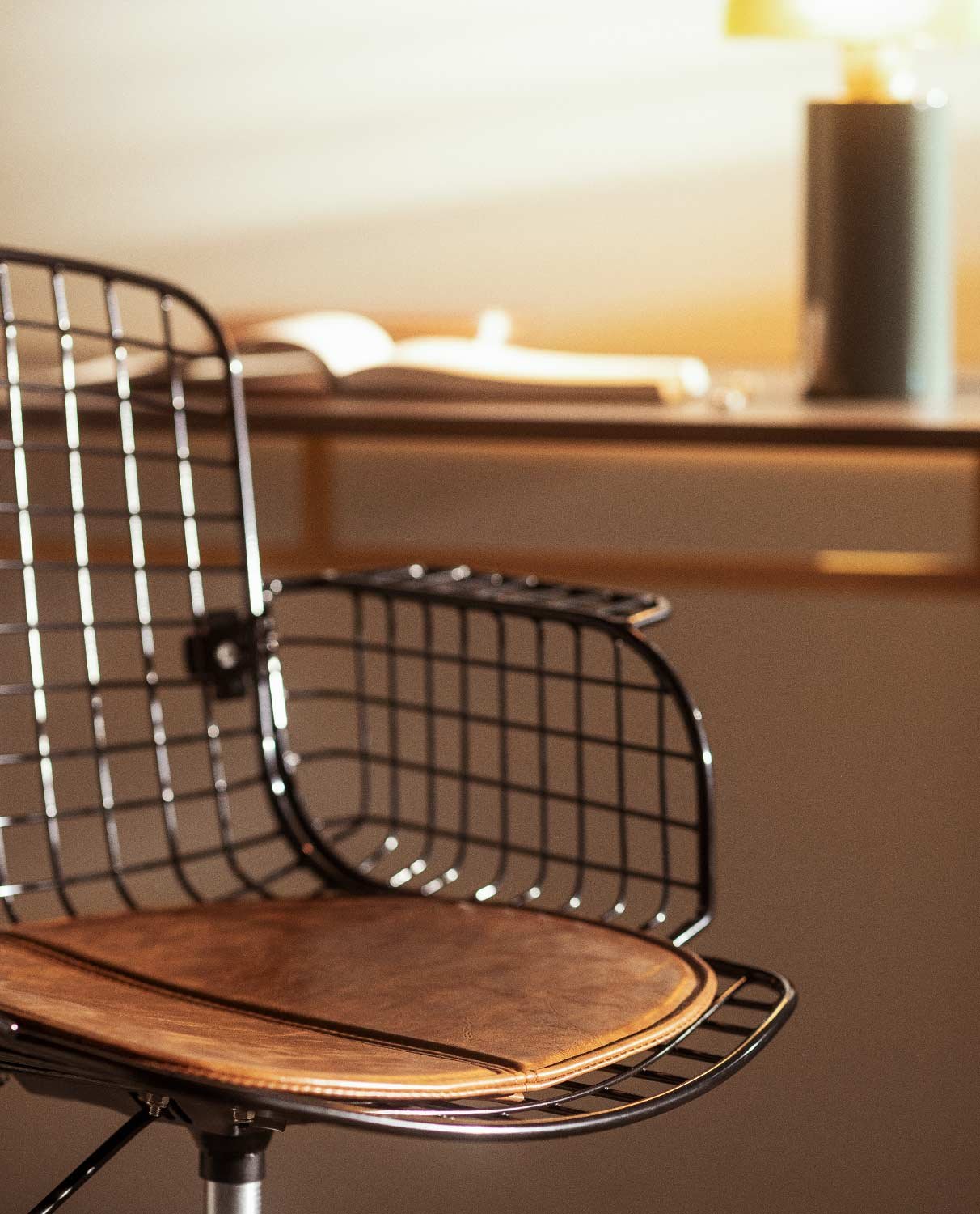 Chaise de Bureau Vintage en Métal à Dossier Haut Aras, image de la gelerie 2