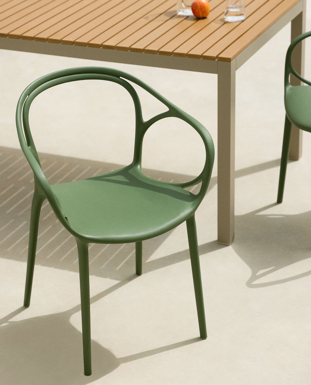Pack 2 Chaises d'Extérieur en Polypropylène avec Accoudoirs Erbra , image de la gelerie 2