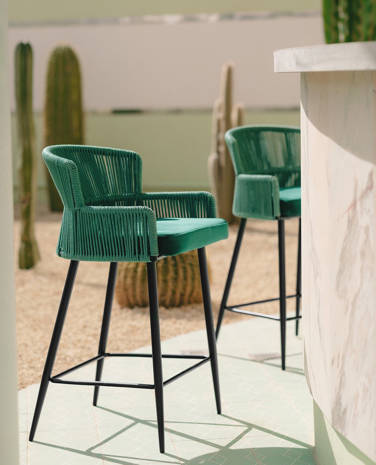 Pack de 2 Tabourets Hauts en Velours et Corde (66 cm) Drean, image de la gelerie 2