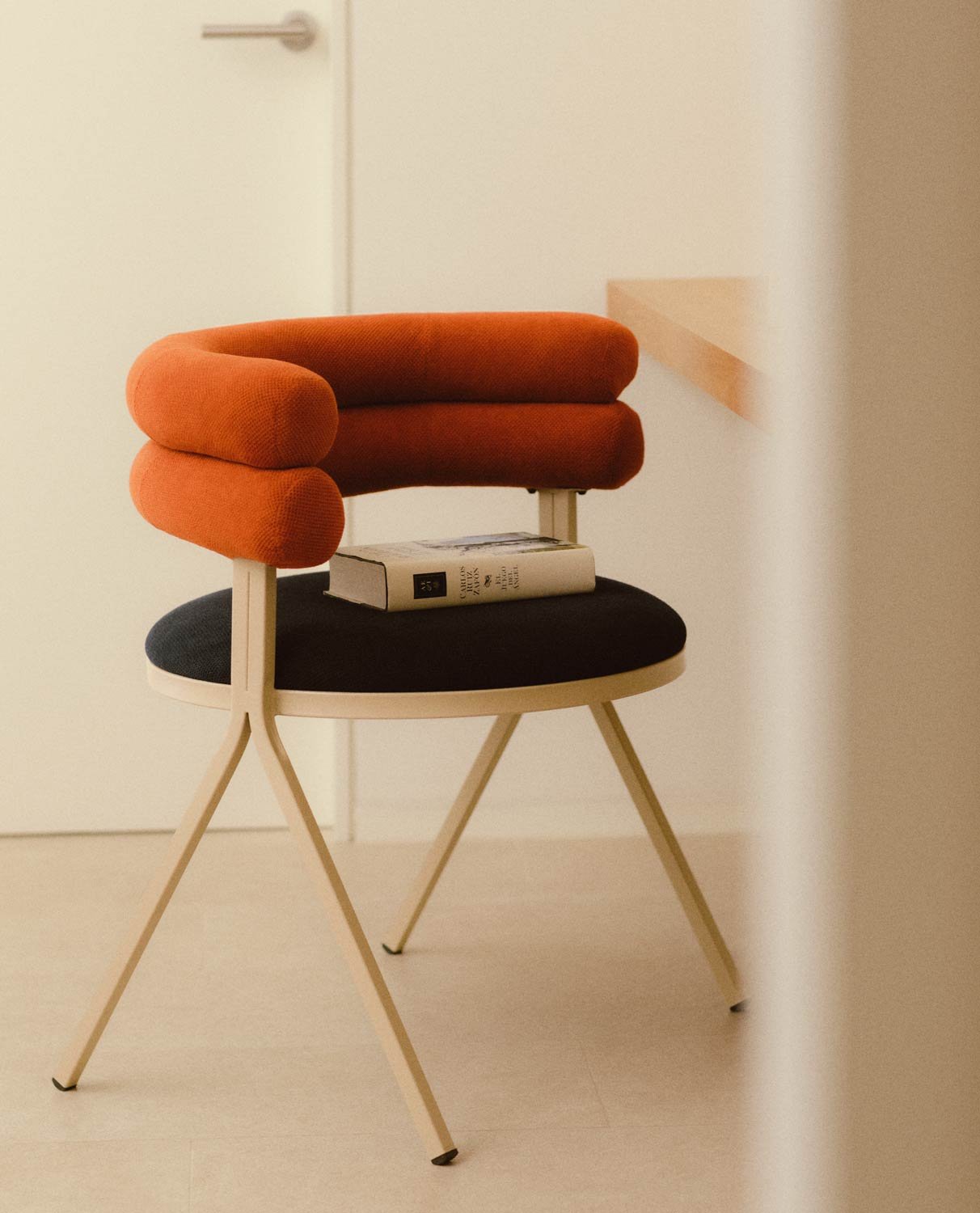 Chaise de Salle à Manger en Tissu et Métal Aixa, image de la gelerie 2