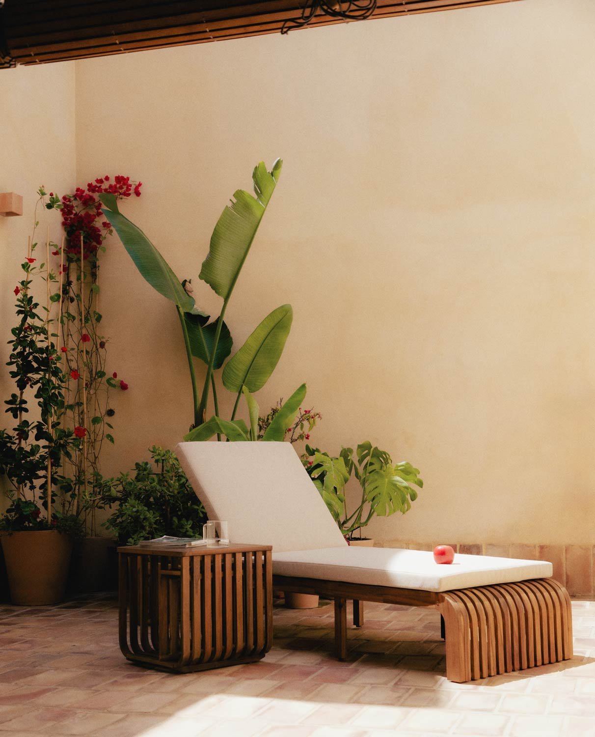 Transat et Table d'Appoint en Bois d'Acacia Hazan Hazan, image de la gelerie 2