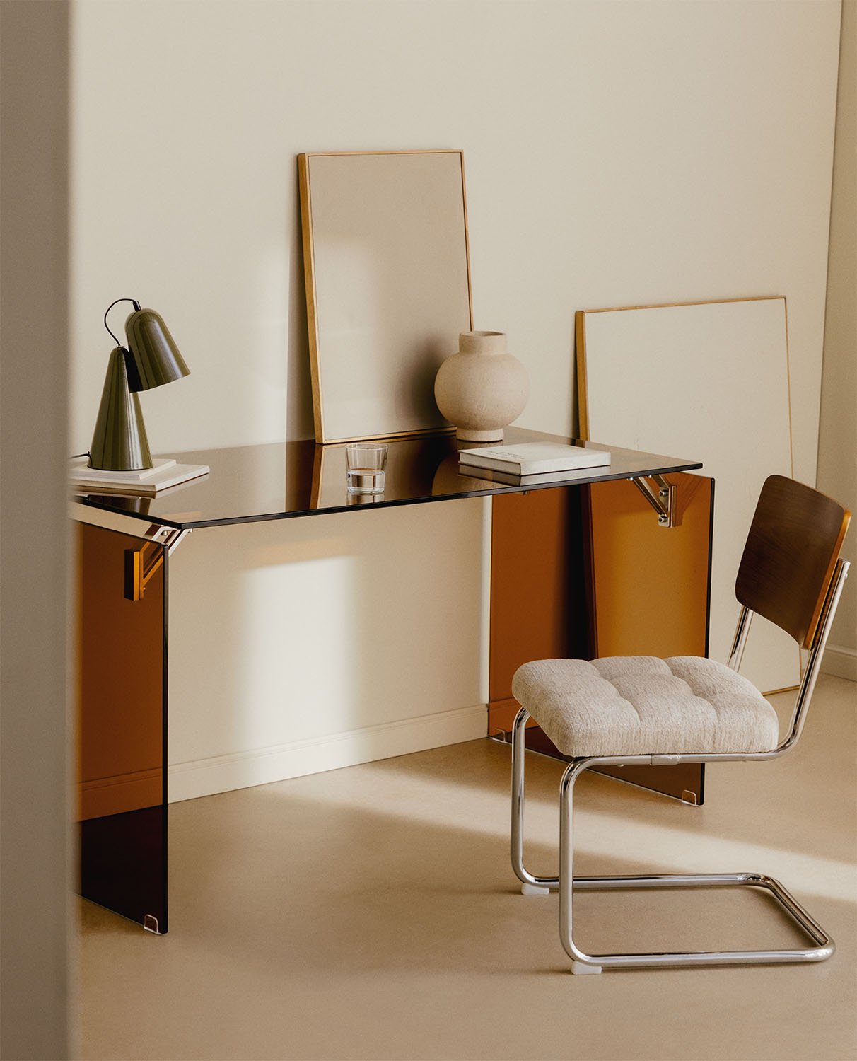 Bureau en Verre Trempé et Acier Inoxydable (134x70 cm) Arey, image de la gelerie 2