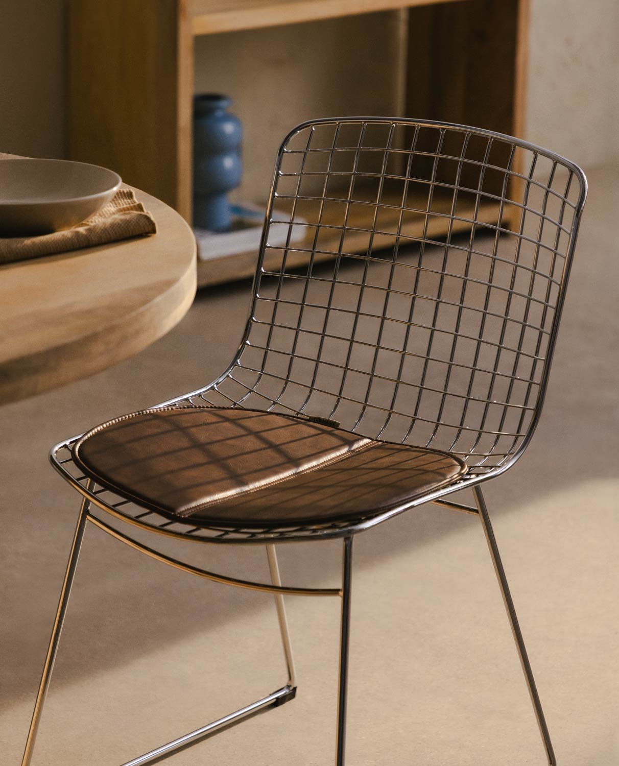 Pack de 4 Chaises de Salle à Manger en Métal à Dossier Haut Aras , image de la gelerie 2