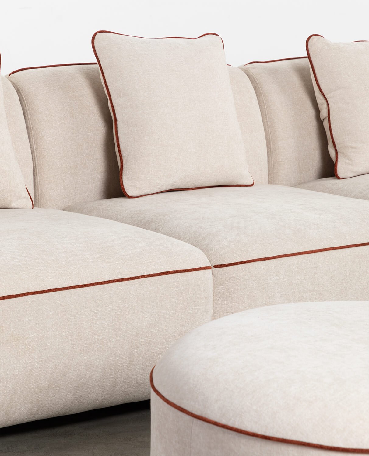 Canapé Méridienne Modulable 3 Pièces avec Pouf d'Angle et Pouf Rond en Tissu Ilham , image de la gelerie 2