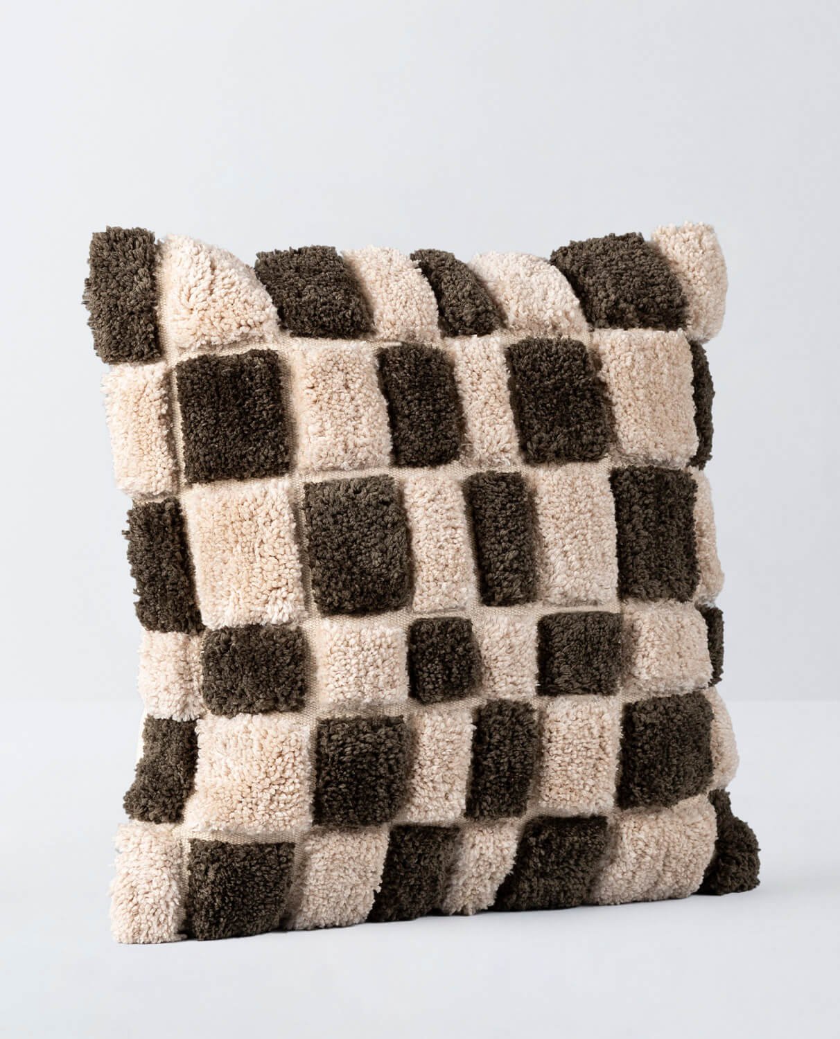Coussin Carré en Tissu (50x50 cm) Sazan, image de la gelerie 1
