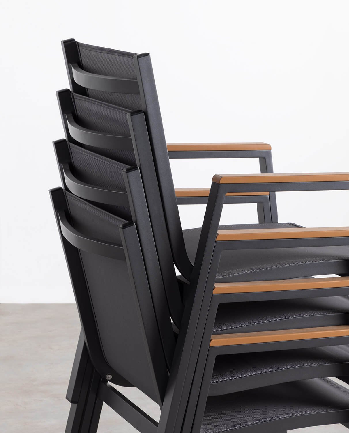 Ensemble de Table en Aluminium et 4 Chaises d'Extérieur Korce, image de la gelerie 2