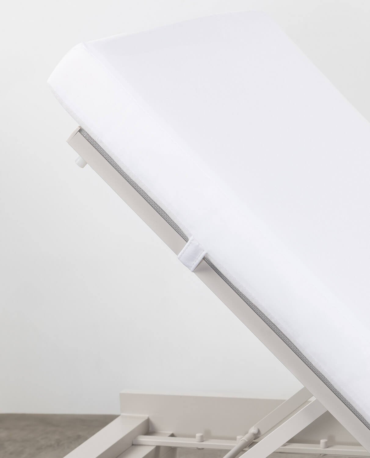 Chaise longue Inclinable en Aluminium avec Coussin en Tissu New Kreta , image de la gelerie 2