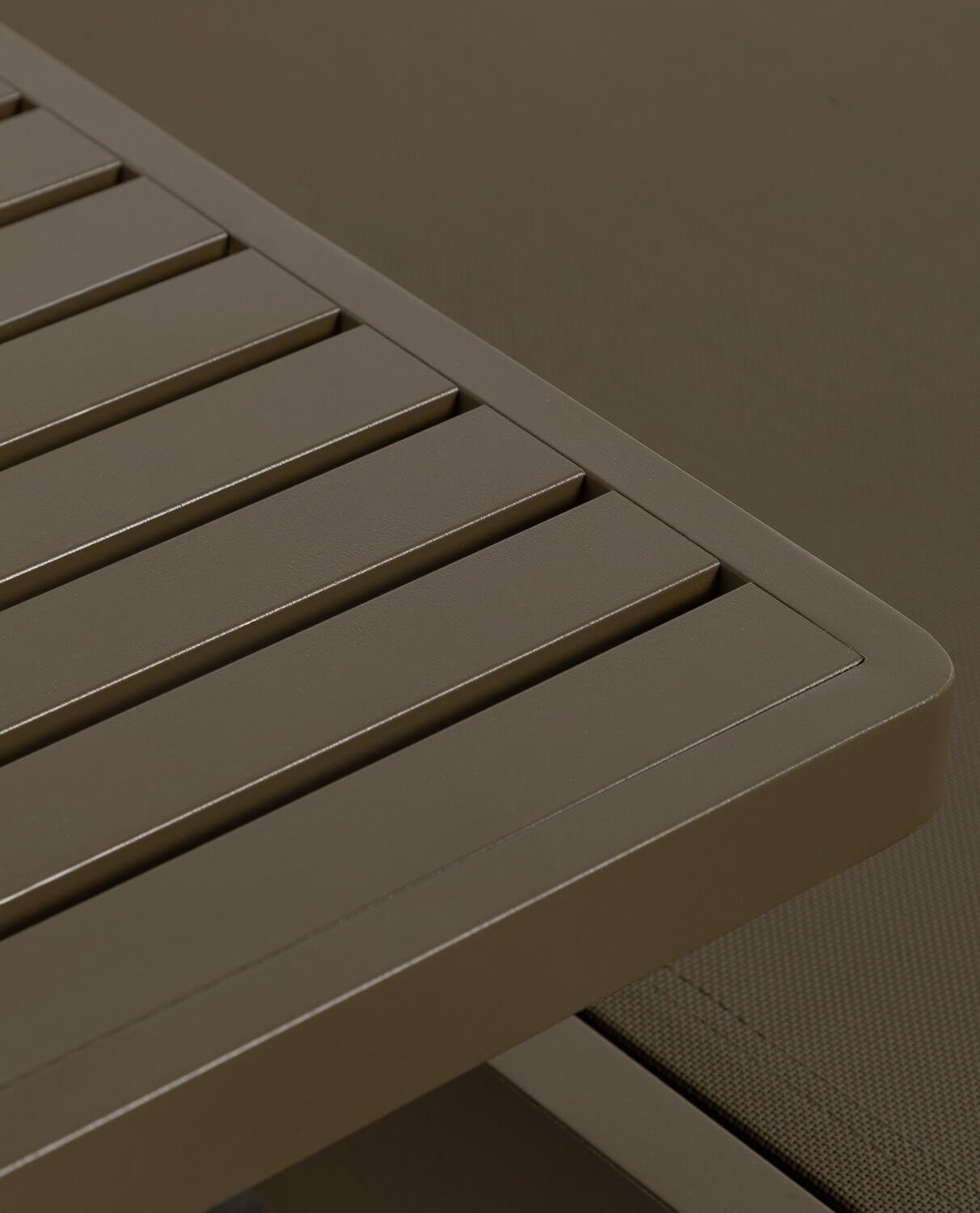 Transat et Table d´Appoint en Aluminium New Kreta, image de la gelerie 2