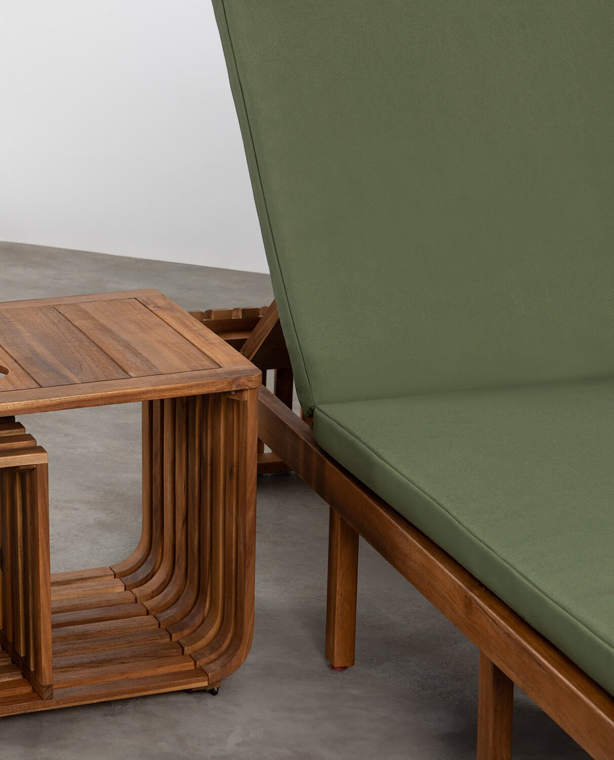 Transat et Table d'Appoint en Bois d'Acacia Hazan Hazan, image de la gelerie 2